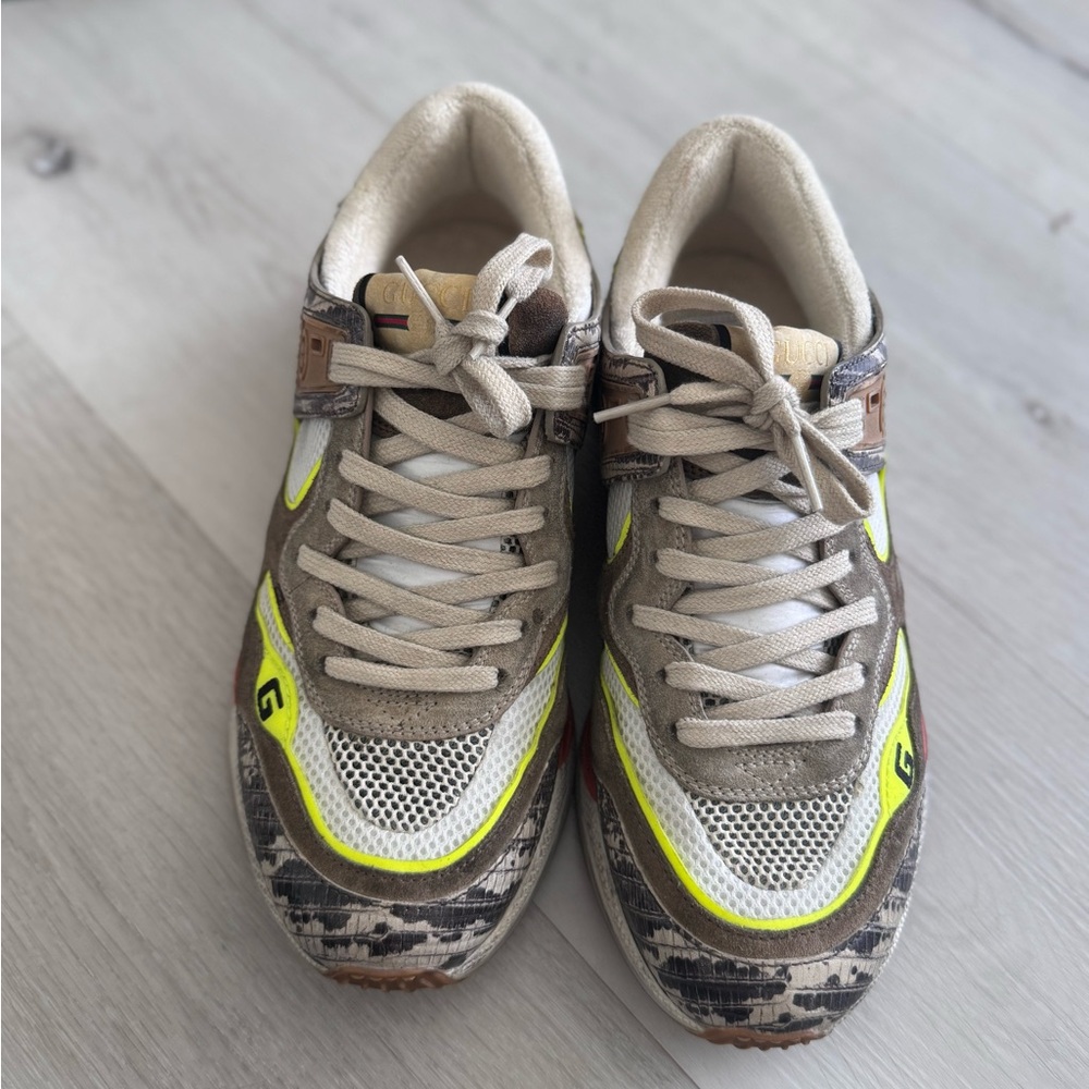 Gucci sneakers barely worn size 39